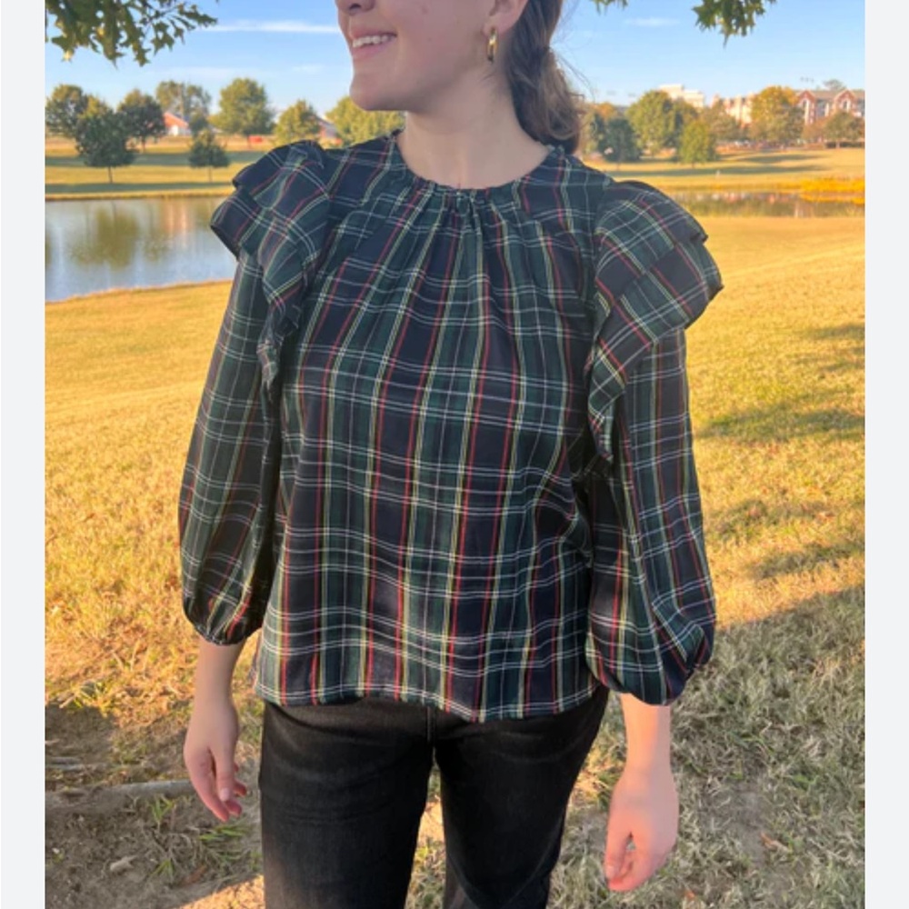 EUC Entro Size Medium Dark Green Plaid Ruffle Sleeve Blouse